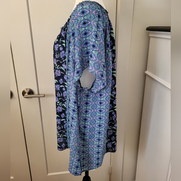 Talbott Plus Size Top - Picture 5 of 9